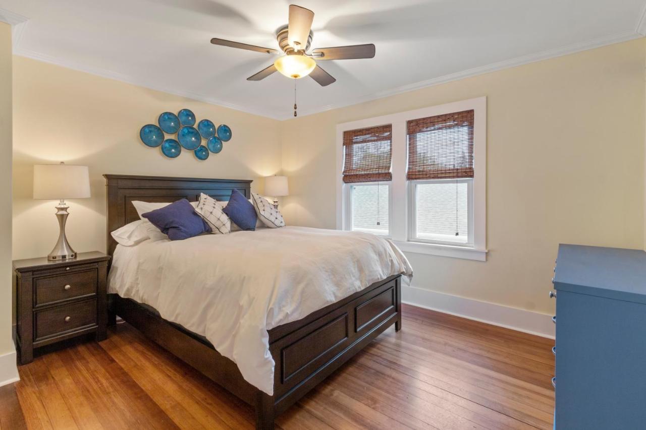 Gorgeous Downtown Bungalow, Walk Everywhere!!! レイク・ジェニーバ エクステリア 写真
