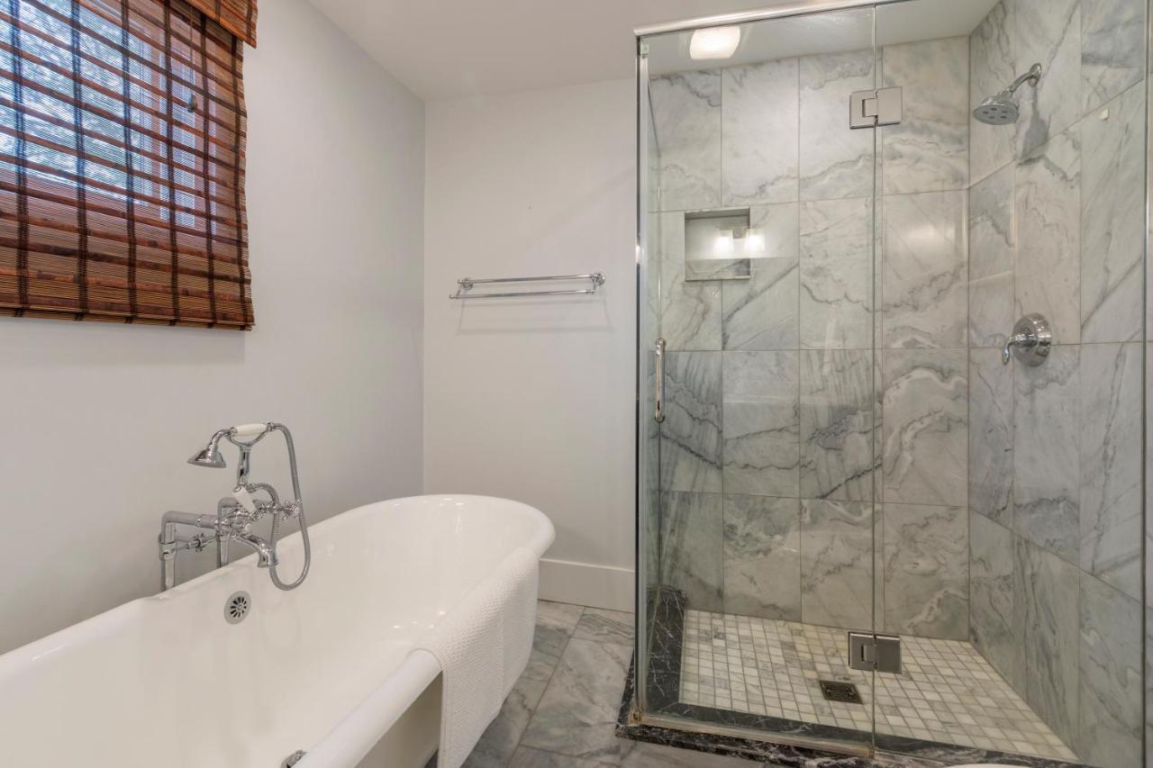 Gorgeous Downtown Bungalow, Walk Everywhere!!! レイク・ジェニーバ エクステリア 写真