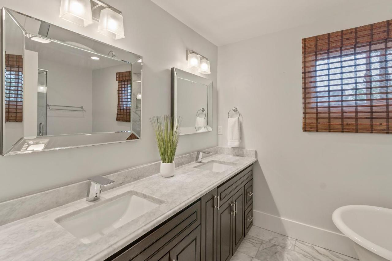 Gorgeous Downtown Bungalow, Walk Everywhere!!! レイク・ジェニーバ エクステリア 写真